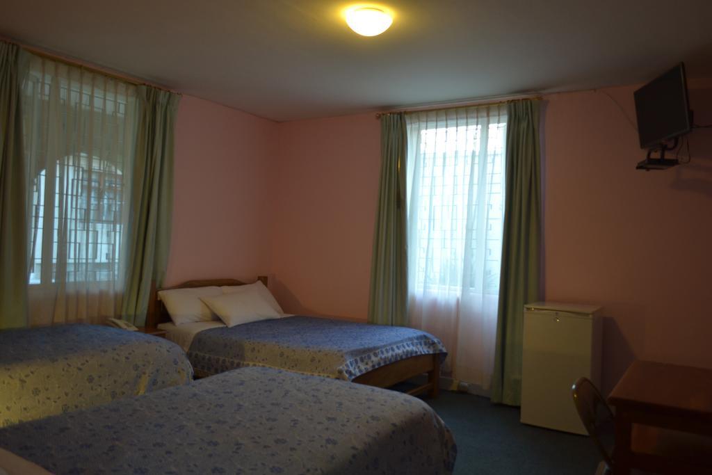 Hostal Travellers *