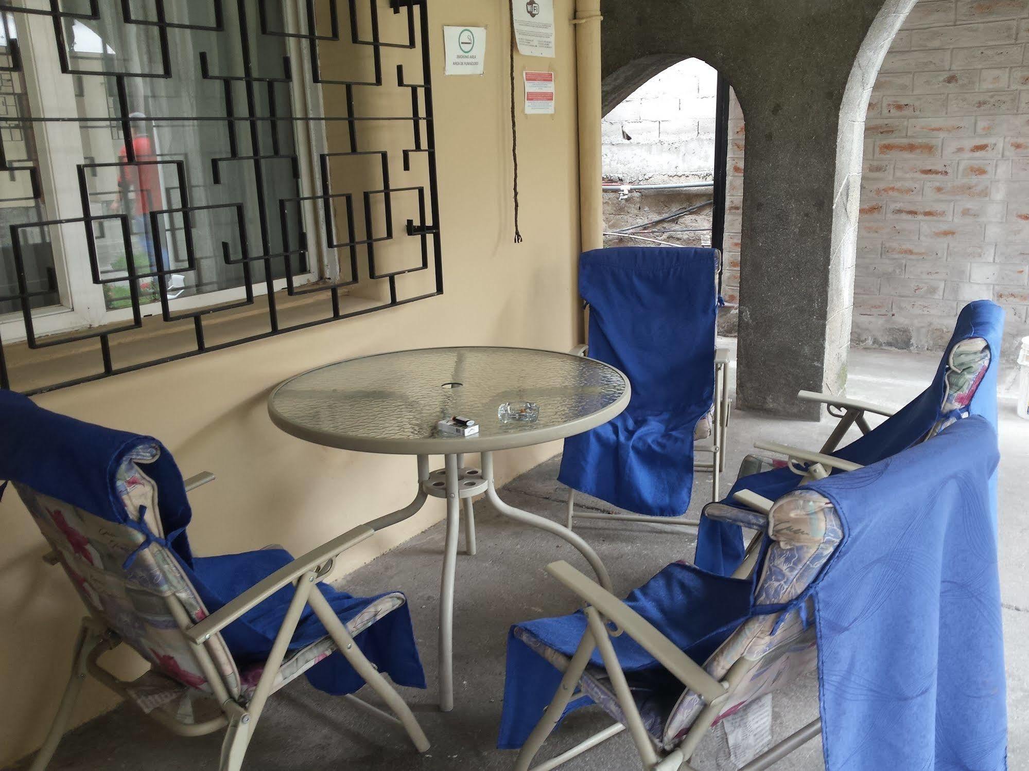Travellers Hostal